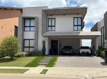 29736334-df8f-4677-8a5d-bc738c3a3ca3 · Casa no condomínio Altavis para venda com 5 quartos, sendo 4 suítes, 380m²