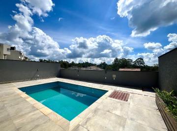 b83e7486-e0ea-4b56-81e9-3c85216a2386 · Casa no condomínio Morada da Aldeia para venda com 3 quartos, sendo 3 suítes, 235m²