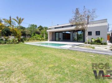 Casa · 389m² · 4 Quartos · 4 Vagas · Casa Le Mans, uma residência térrea de esquina com 389,48m2 de área coberta