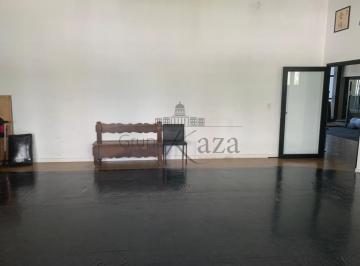 Comercial · 600m² · Ponto Comercial - Jardim Aquárius - 650m².