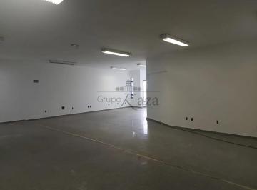Comercial · 600m² · 20 Vagas · Loja Comercial - Centro - Mont Mall Shopping - 600m².