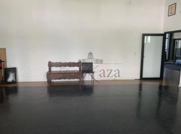 Comercial · 600m² · Ponto Comercial - Jardim Aquárius  - 650m².