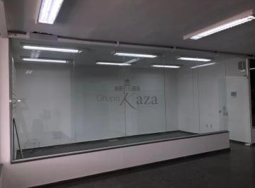Comercial · 30m² · 20 Vagas · Loja Comercial - Centro - Mont Mall Shopping - 30m².
