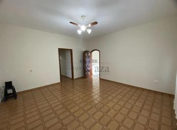 Casa · 252m² · 2 Quartos · 2 Vagas · Casa - Jardim Uirá - 2 Dormitórios - 104m².