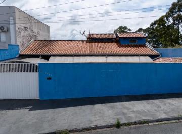 Casa · 414m² · 4 Quartos · 4 Vagas · Casa com 4 quartos, sendo 3 suítes, sala, cozinha e 4 banheiros