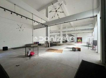 Comercial · 350m² · 4 Vagas · Salão Comercial/Industrial para Aluguel na Vila Metalúrgica, Santo André
