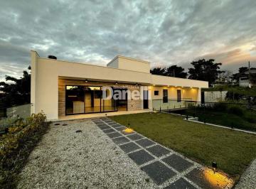 Casa · 350m² · 4 Quartos · 5 Vagas · Casa em Condomínio para aluguel, 4 quartos, 2 suítes, 5 vagas, Chácara São Félix - Taubaté/SP