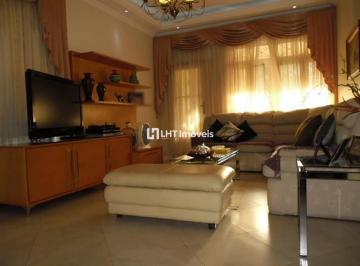 1fcaa8792e2d5117bd684b0295995274754bb32f · Casa com 3 quartos em Santa Rosa!