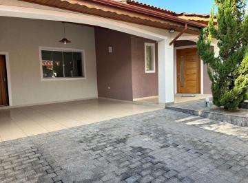Casa · 205m² · 3 Quartos · 4 Vagas · Casa à venda no Portal das Colinas em Guaratinguetá/SP