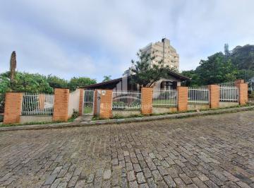 Casa · 300m² · 3 Quartos · 5 Vagas · Casa alto padrão no Saguaçu!