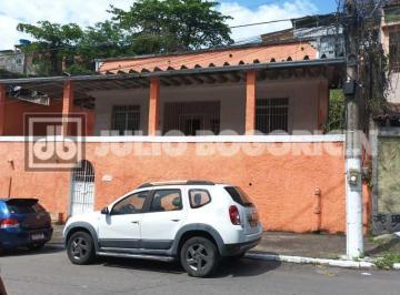 Casa · 100m² · 3 Quartos · Casa Espaçosa com 2 Varandas