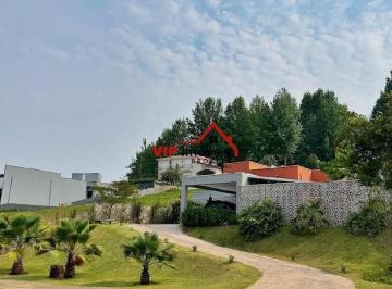 Casa · 272m² · 3 Quartos · 3 Vagas · Casa para venda em Caxambu de 272.00m² com 3 Quartos, 1 Suite e 3 Garagens