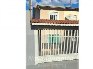 Casa de 2 quartos, Poá · Sobrado em condomínio privado com 2 lotes