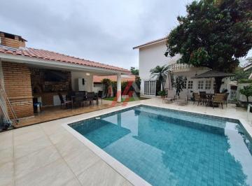 Foto 01 · Casa de luxo em condomínio à venda em Alphaville, Santana de Parnaíba-SP: 3 quartos, 3 suítes, 3 sal