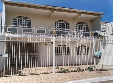 Casa de 4 quartos, Samambaia · CASA AMPLA, BEM ILUMINADA E PRÓXIMA AO METRÔ