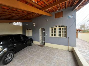 Casa de 2 quartos, Itanhaém · Casa à 800m do mar com área gourmet em Itanhaém - R$ 400.000,00.