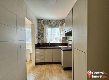 Apartamento de 2 quartos, Balneário Camboriú · Apartamento com 2 quartos, sacada e vaga de garagem para locação anual
