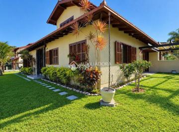 Casa · 162m² · 3 Quartos · 3 Vagas · Casa