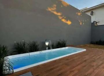 Casa de 3 quartos, Taboão da Serra · Casa de 200 m² com 3 quartos à venda em Jardim Santa Rosa