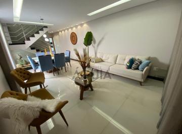 Casa · 180m² · 3 Quartos · 4 Vagas · Casa para venda em Cabral de 180.00m² com 3 Quartos, 1 Suite e 4 Garagens