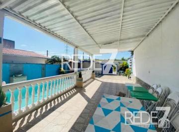Casa · 430m² · 4 Quartos · 5 Vagas · Imperdível casa com 4 quartos, 1 sala, 4 banheiros, 5 vagas de garagem, 430m² em Campinas-SP, bairro
