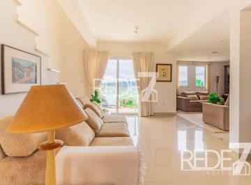 Casa · 235m² · 3 Quartos · 4 Vagas · Imperdível: Casa em Condomínio à Venda em Valinhos-SP, Bairro Terras do Oriente. 3 Quartos, 1 Suíte,