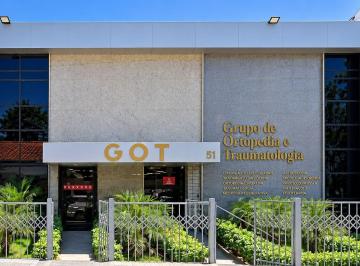 Comercial · 387m² · 5 Quartos · 1 Vaga · Ponto Comercial 387m² – Boa Vista, Recife