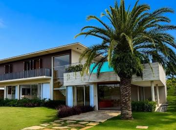 Casa · 974m² · 6 Quartos · 4 Vagas · Residência exclusiva localizada no Terras de São José II em Itú