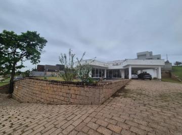 Casa · 1000m² · 3 Quartos · 5 Vagas · Casa ampla no Condomínio Village Ipanema I com 03 suítes e vista privilegiada para o Morro Ipanema.