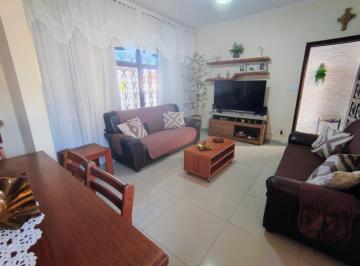 Casa · 130m² · 2 Quartos · 2 Vagas · Casa de 2 Dorm c/ 1 suíte, 2 vagas, 130 m² de área útil. BAIRRO: IMPERADOR.