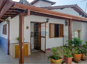 Casa · 230m² · 4 Quartos · 3 Vagas · Casa no alta da Barra Velha.
