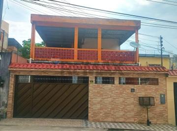 Apartamento · 260m² · 2 Quartos · IMÓVEL NO OURO VERDE (COROADO )