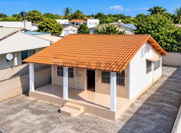 Casa · 360m² · 2 Quartos · 5 Vagas · À venda casa de 2 quartos com amplo quintal e 5 vagas no Caminho de Búzios, Cabo Frio.