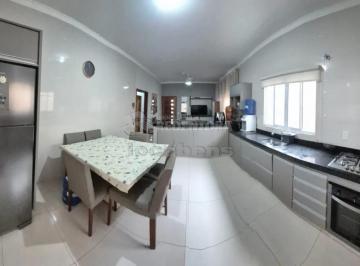 Casa · 200m² · 3 Quartos · 2 Vagas · Casa à Venda no Menezes 2