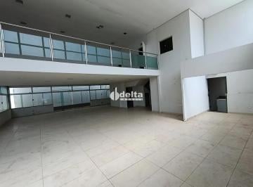 Comercial · 348m² · 8 Vagas · Galpão disponível para locação no bairro Presidente Roosevelt em Uberlândia-MG.