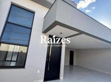 Casa · 140m² · 3 Quartos · 2 Vagas · Casa com 3 quartos sendo 1 suíte à venda no Bairro Santa Rosa em Uberlândia