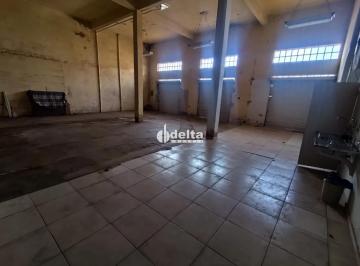 Comercial · 308m² · Loja disponível para locação no bairro Centro em Uberlândia-MG.