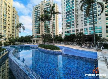 Apartamento · 231m² · 4 Quartos · 3 Vagas · Apartamento com 4 quartos no Centro em Joinville
