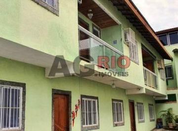Casa · 76m² · 2 Quartos · 1 Vaga · CASA TRIPLEX À VENDA COM 2 QUARTOS EM VILA VALQUEIRE 