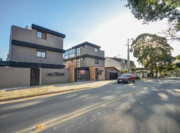 Casa · 234m² · 3 Quartos · 2 Vagas · Sobrado nas Mercês  -  Curitiba