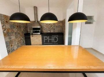 Casa · 160m² · 4 Quartos · 2 Vagas · Sobrado Reformado de 160 m² com 4 Dormitórios, Closet, Área Gourmet e 2 Vagas no Baeta Neves - SBC/S