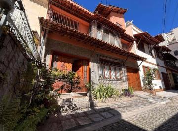 96bcb8e2a3e27dc7cb6c031a77bb318e9d152cd3 · Casa com 3 dormitórios à venda, 220 m² por R$ 1.180.000,00 - Icaraí - Niterói/RJ