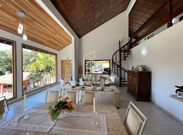 Casa · 350m² · 4 Quartos · 6 Vagas · Maravilhosa Casa em Condomínio na Chácara Santa Lúcia, Carapicuíba-SP: 4 Quartos