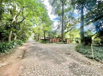 Casa · 379m² · 3 Quartos · 4 Vagas · Chácara do Refúgio: Casa à Venda em Carapicuíba-SP com 3 Suítes e Vista para Mat