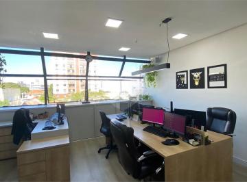 Comercial · 54m² · 1 Vaga · Salas à venda em Petrópolis - RS