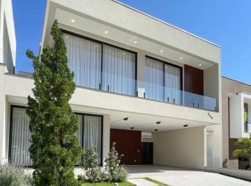 Casa de 4 quartos, Balneário Camboriú · Casa em Ariribá - Balneário Camboriú - SC em condomínio fechado de alto padrão com 4 quartos