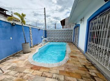 Foto 01 · Ótima casa com 3 dormitórios e piscina na praia do Itaguá em Ubatuba!