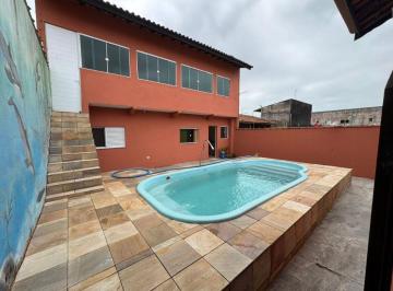 Casa de 6 quartos, Peruíbe · Casa na praia com 6 quartos e piscina em Peruíbe.