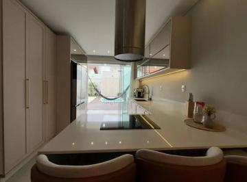 Casa de 3 quartos, Taboão da Serra · Casa de 190 m² com 3 quartos à venda no Jardim América
