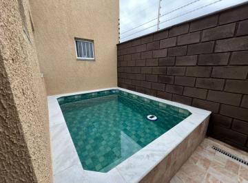 Casa de 2 quartos, Itanhaém · Casa em condomínio com piscina em Itanhaém - R$ 250.000,00.